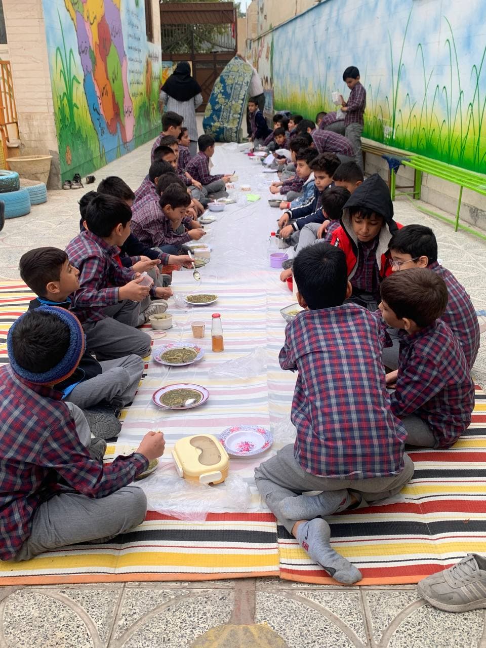 جشن روز دانش آموز(۱۳ آبان) و آش رشته همگانی